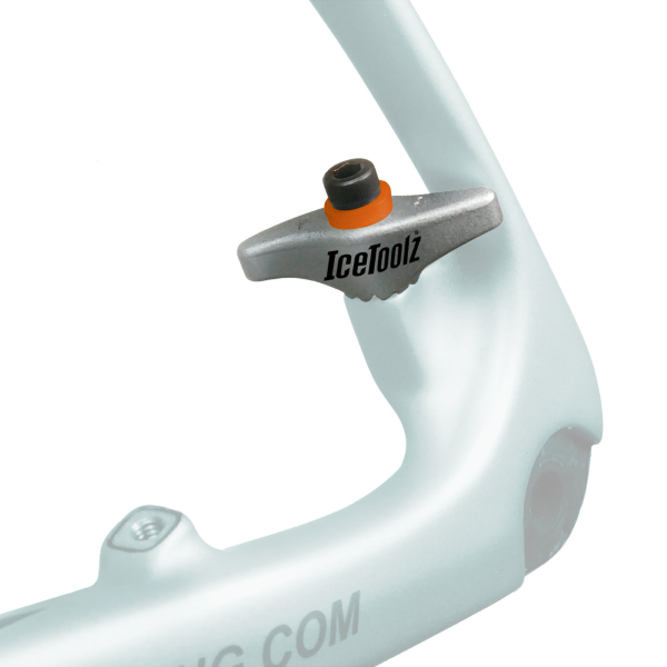 DISC BRAKE CALIPER HOLE CUTTER